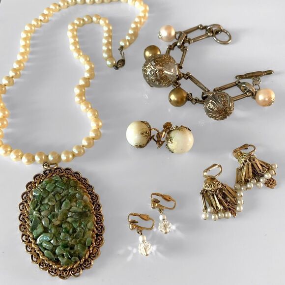 Vintage Jewelry Lot - Picture 1 of 6